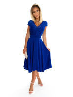 LINDA - Šifonové dámské šaty v chrpové barvě s krajkovým výstřihem 381-3