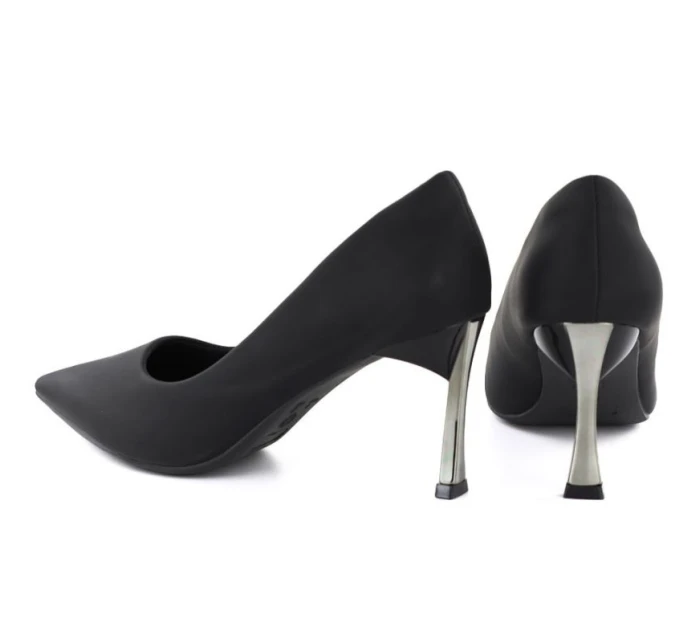 Černé ozdobné lodičky na podpatku Potocki NI41306