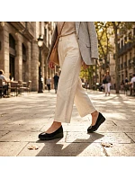 Dámské kožené polobotky na podpatku černé model 22117636 - VINCEZA Dámské kožené polobotky na podpatku černé model 22117636 - VINCEZA