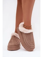 Dámské sněhule na platformě s kožíškem a dekorativním prošíváním – tmavě béžové Arelina Dámské sněhule na platformě s kožíškem a dekorativním prošíváním – tmavě béžové Arelina