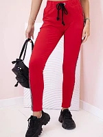 Dámské teplákové kalhoty s lampasem a šňůrkou v pase červené