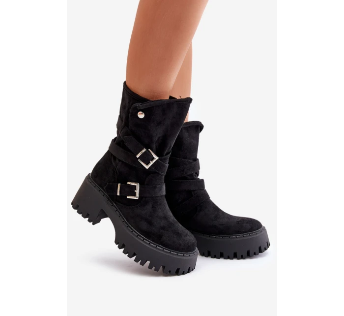 Dámské botky na masivním podpatku s přezkami a páskem černé model 21670399 - Boto Dámské botky na masivním podpatku s přezkami a páskem černé model 21670399 - Boto