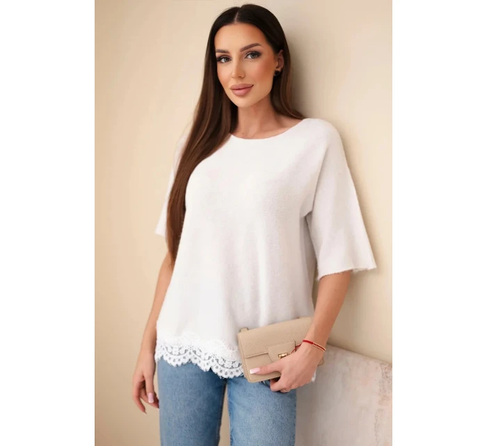 Dámský svetr s krátkým rukávem a krajkou béžový