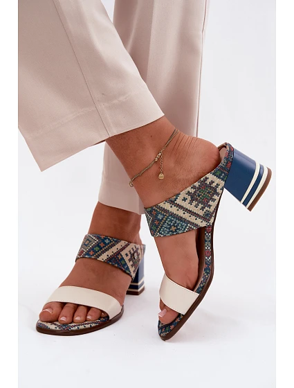 Kožené vzorované dámské sandály na podpatku model 22123114 - Maciejka