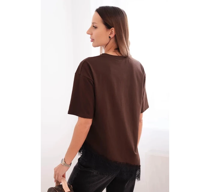 Dámská asymetrická bavlněná blůza s krajkou dole hnědá Dámská asymetrická bavlněná blůza s krajkou dole hnědá