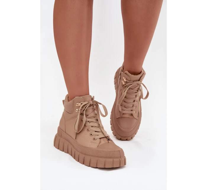 Dámské zateplené kozačky trapery na platformě Camel model 21747749 - Boto Dámské zateplené kozačky trapery na platformě Camel model 21747749 - Boto