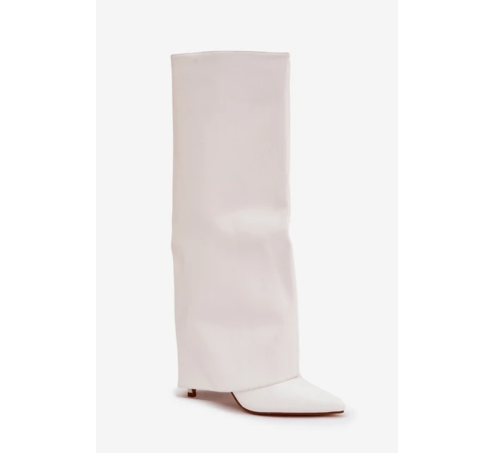 Zateplené kozačky na jehlovém podpatku s ohrnutým svrškem bílé model 21704872 - Boto Zateplené kozačky na jehlovém podpatku s ohrnutým svrškem bílé model 21704872 - Boto