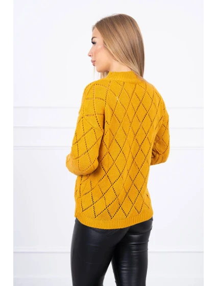 Svetr s rolákem a vzorem hořčicové barvy model 18745510 - K-Fashion Svetr s rolákem a vzorem hořčicové barvy model 18745510 - K-Fashion