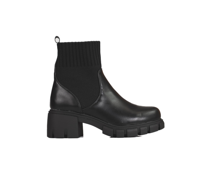 Designové dámské  kotníčkové boty černé na širokém podpatku