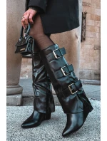 Dámské kozačky na platformě s lemem a přezkami Černé model 21747887 - Boto Dámské kozačky na platformě s lemem a přezkami Černé model 21747887 - Boto