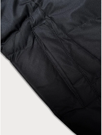 Černá krátká dámská prošívaná zimní bunda model 21247084 - J.STYLE Černá krátká dámská prošívaná zimní bunda model 21247084 - J.STYLE