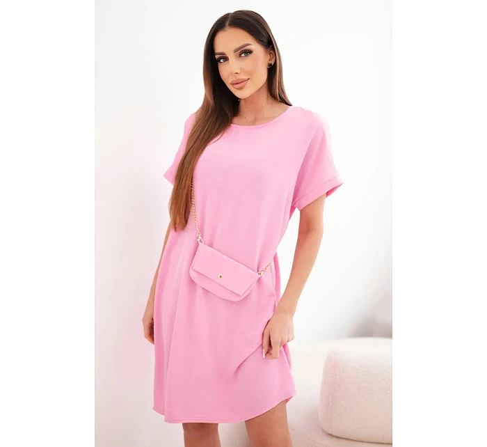 Dámské šaty s krátkým rukávem a kabelkou na řetízku bonbónově růžová