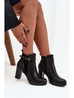 Dámské kotníkové boty na sloupku s páskem černé model 21744527 - Boto Dámské kotníkové boty na sloupku s páskem černé model 21744527 - Boto