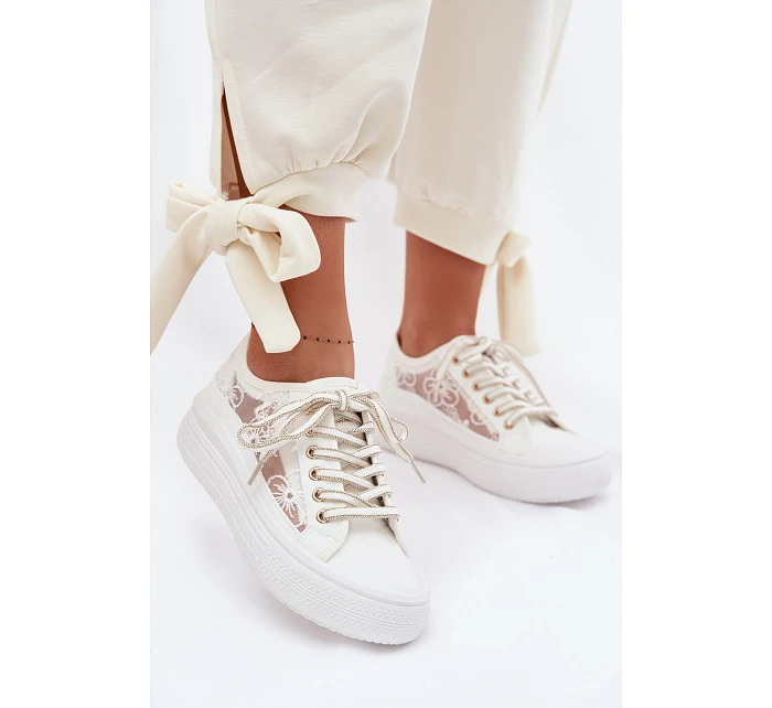 Dámské tenisky s krajkou na platformě Lee Cooper LCW-26-44-4480 Bílé Dámské tenisky s krajkou na platformě Lee Cooper LCW-26-44-4480 Bílé
