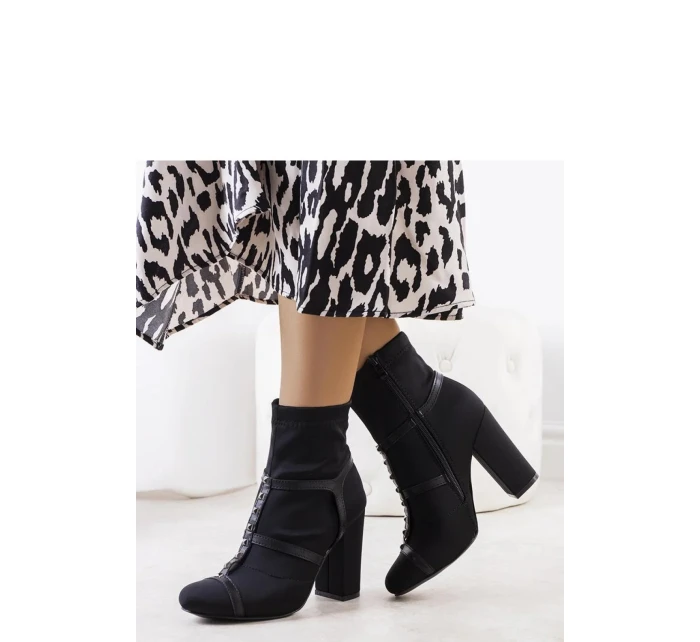 Boty na podpatku model 204851 Solea Boty na podpatku model 204851 Solea