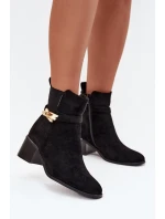 Dámské kotníkové boty Sarona na klinek se zlatou ozdobou – černé Dámské kotníkové boty Sarona na klinek se zlatou ozdobou – černé