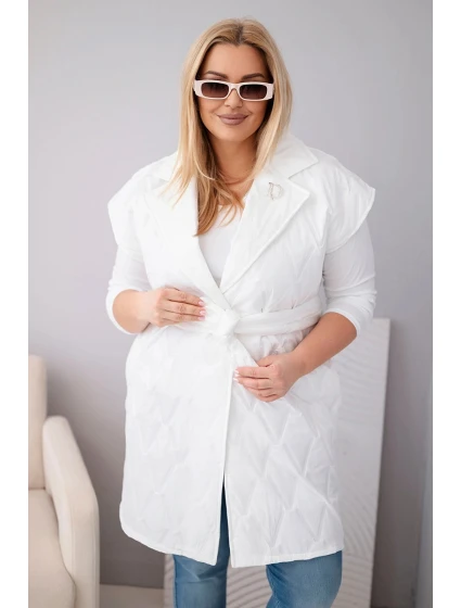 Dámská vesta Plus Size prošívaná s páskem a límcem bílá