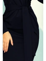 Tmavě modré dámské šaty se širokým páskem k zavazování model 6703284