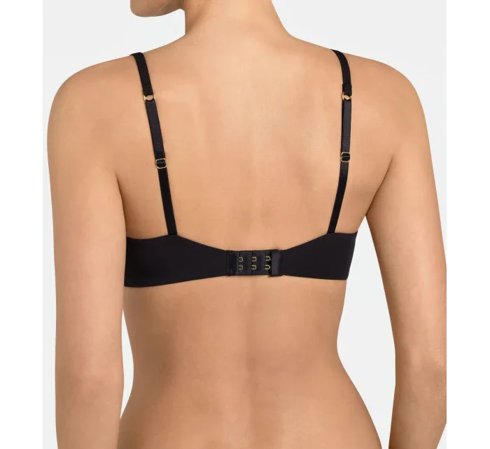 Podprsenka push-up Body Make-Up Essentials WHU - Triumph Podprsenka push-up Body Make-Up Essentials WHU - Triumph