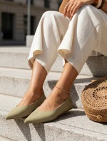 Baleriny damskie zamszowe z noskiem w szpic jasna oliwka FashionStreet ZY1425