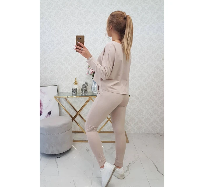 Souprava s oversize halenkou béžové barvy