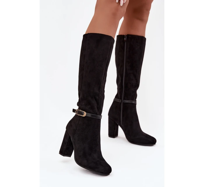 Dámské kozačky na podpatku se zlatou sponou zateplené černé model 21714336 - Boto Dámské kozačky na podpatku se zlatou sponou zateplené černé model 21714336 - Boto