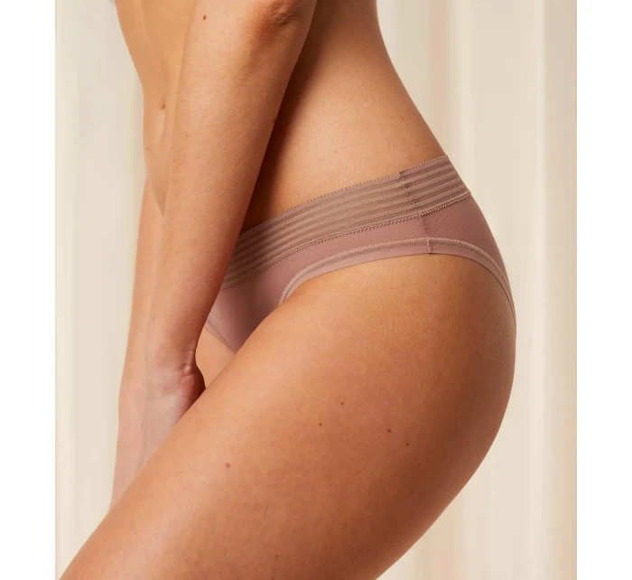 Tempting Sheer Highleg Tai model 21379787 - Triumph Tempting Sheer Highleg Tai model 21379787 - Triumph