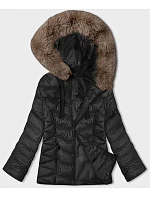 Černobéžová krátká zimní bunda s kapucí model 21246212 - J.STYLE Černobéžová krátká zimní bunda s kapucí model 21246212 - J.STYLE