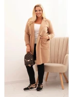 Dámský elegantní kabát Plus Size s límcem a velkými kapsami camelový Dámský elegantní kabát Plus Size s límcem a velkými kapsami camelový
