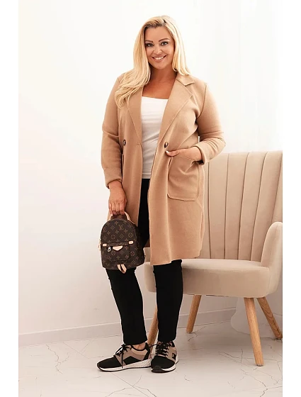 Dámský elegantní kabát Plus Size s límcem a velkými kapsami camelový Dámský elegantní kabát Plus Size s límcem a velkými kapsami camelový