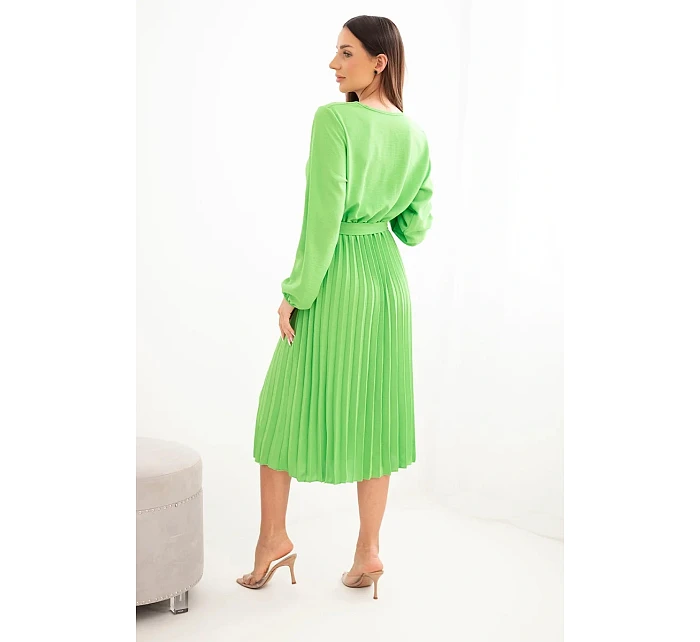 Šaty na zavazování s plisovaným spodkem světle zelená Šaty na zavazování s plisovaným spodkem světle zelená