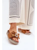 Dámské Sandály Na Platformě S Mašlí A Dekorativní Broží Hnědé Lenela Dámské Sandály Na Platformě S Mašlí A Dekorativní Broží Hnědé Lenela