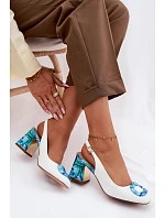 Kožené dámské sandály na podpatku s přezkou D&A model 22100330 bílé - S.Barski Kožené dámské sandály na podpatku s přezkou D&A model 22100330 bílé - S.Barski