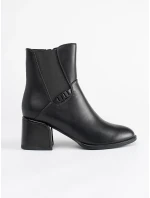 Pohodlné kotníčkové boty dámské černé na širokém podpatku Pohodlné kotníčkové boty dámské černé na širokém podpatku