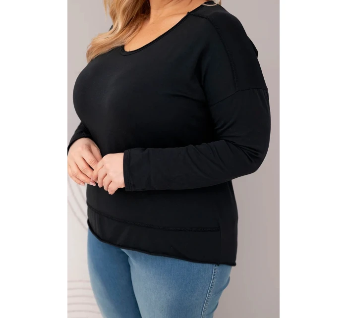 Dámská blůza Plus Size s výstřihem do V a delším zadním dílem černá