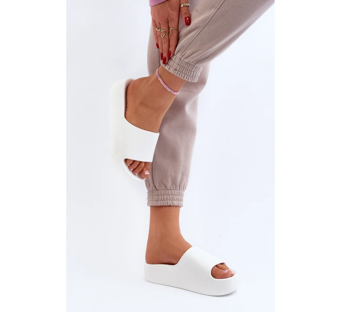 Dámské žabky na tlusté podrážce bílé model 21649910 - Boto Dámské žabky na tlusté podrážce bílé model 21649910 - Boto