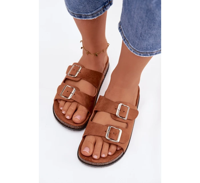 Dámské pantofle s přezkami Camel model 21943304 - Boto Dámské pantofle s přezkami Camel model 21943304 - Boto