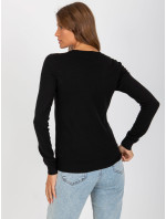 Klasický jednoduchý černý svetr s výstřihem do V