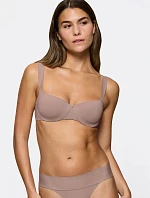 BODY MAKE-UP ILLUSION - podprsenka s comfort wire pro celodenní pohodlí Triumph