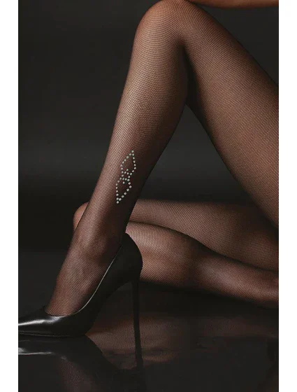 PUNČOCHY S KAMÍNKY VE SVĚTLE REFLEKTORŮ