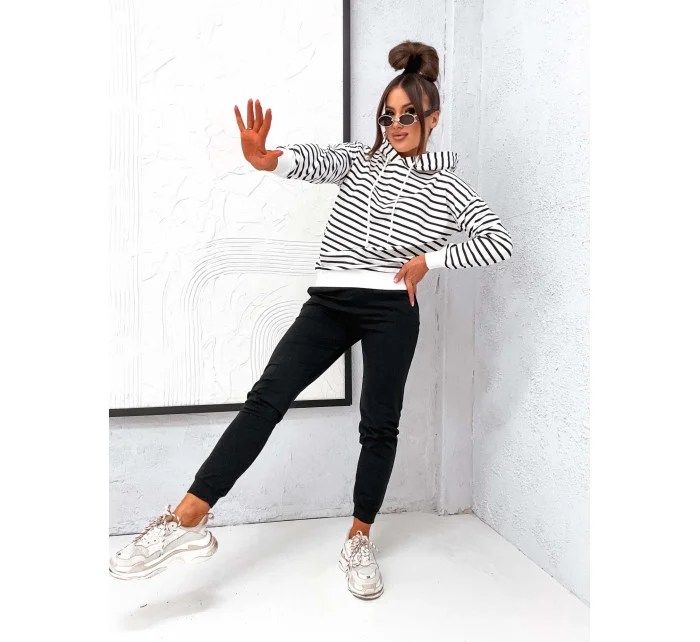 Černý bavlněný dámský teplákový komplet s mikinou model 20934787 - Moon Černý bavlněný dámský teplákový komplet s mikinou model 20934787 - Moon