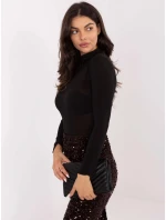 Vypasovaná černá halenka s rolákem a s přídavkem kašmíru (21819)