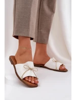 Pantofle Na Plochém Podpatku S Mašlí Bílé model 21684354 - Boto Pantofle Na Plochém Podpatku S Mašlí Bílé model 21684354 - Boto