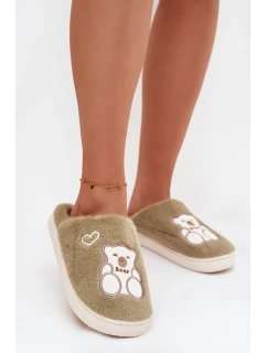 Kožešinové pantofle s medvídkem zelené model 21772566 - Boto