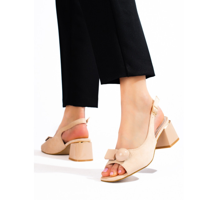 Komfortní hnědé dámské  sandály na širokém podpatku