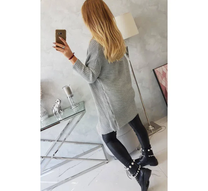 Svetr s netopýřími rukávy světle šedý