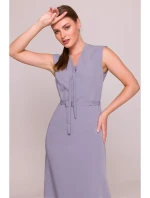 S410 Šaty áčkového střihu s vázáním a výstřihem do V - holubičí šeď S410 Šaty áčkového střihu s vázáním a výstřihem do V - holubičí šeď