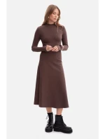 B299 Žebrované midi šaty s asymetrickým pasem - hnědé