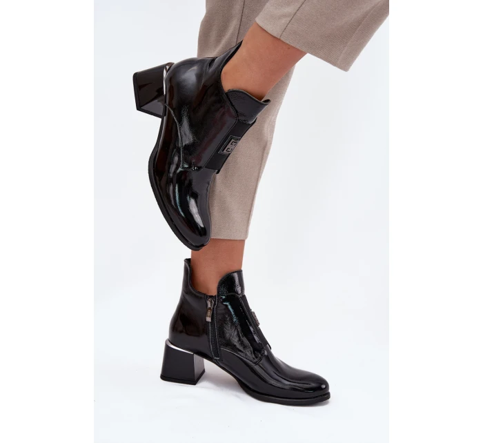 Kožené lakované kotníkové boty na klocku s ozdobným detailem zateplené Zazoo 60560 Černé