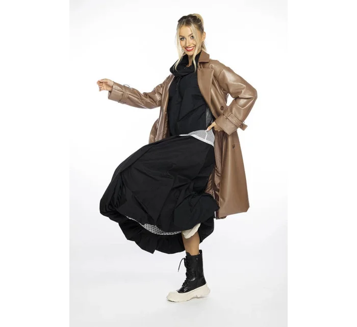 klasický dámský kabát z ekologické kůže ve velbloudí barvě model 19035458 - Ann Gissy klasický dámský kabát z ekologické kůže ve velbloudí barvě model 19035458 - Ann Gissy